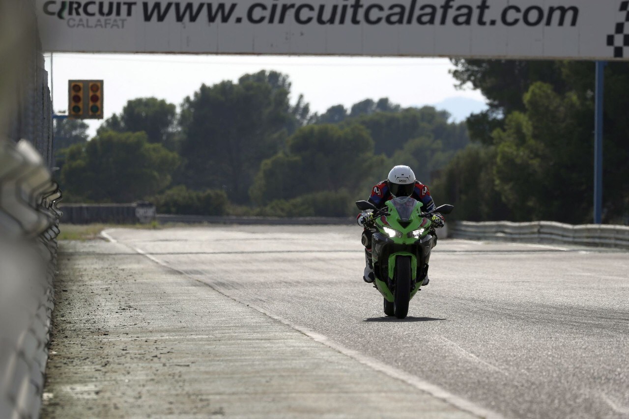 Kawasaki Ninja ZX-4 RR: baby screamer